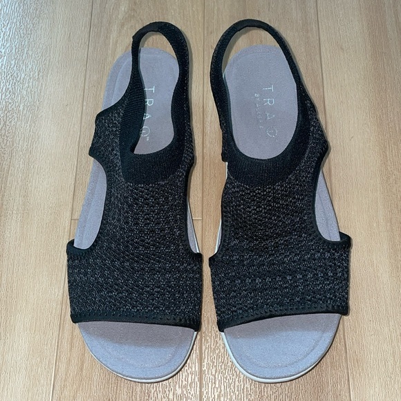 Traq by Alegria Shoes - *NWOT* Traq by Algeria dream knit sports sandals